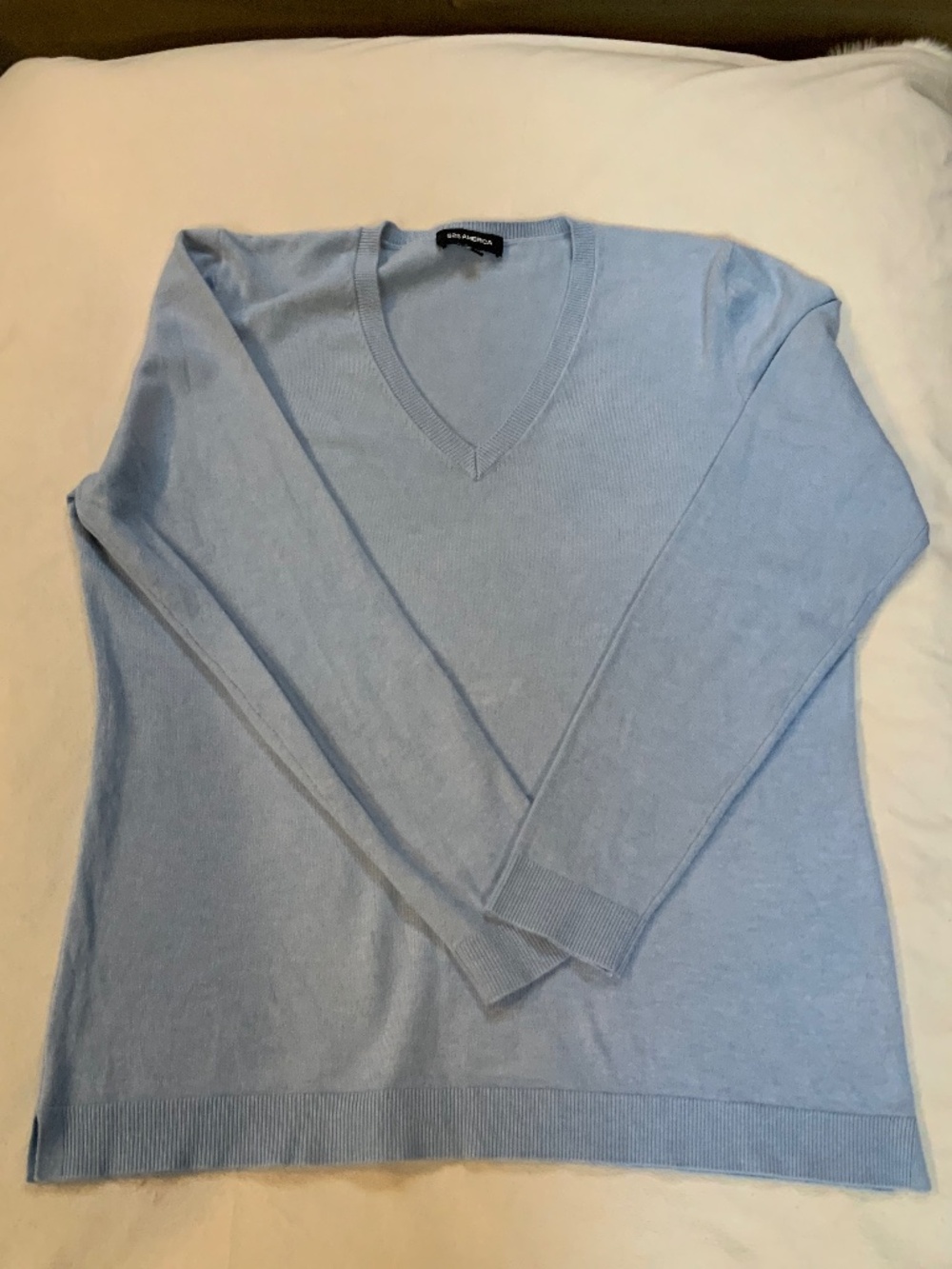 525 American Blue L V Neck Sweater Soft Lightweight Classic Timeless Cottagecore
